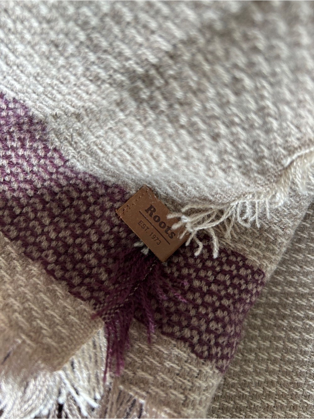 NEW Roots blanket scarf - Picture 3 of 6